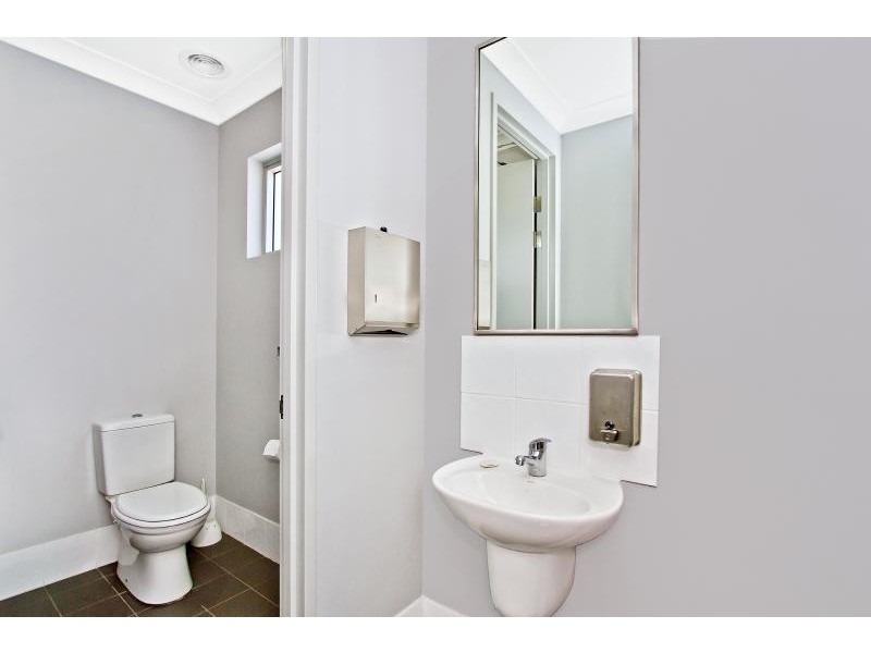 2b/3 Racecourse Road, West Gosford NSW 2250