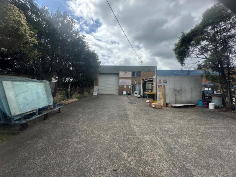 10 Wollong St, Gosford NSW 2250