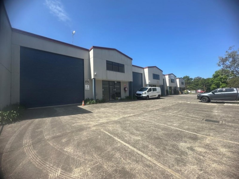 4/4 Enterprise Cl, West Gosford NSW 2250