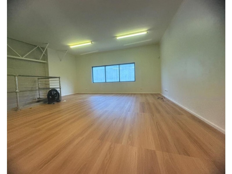 4/4 Enterprise Cl, West Gosford NSW 2250