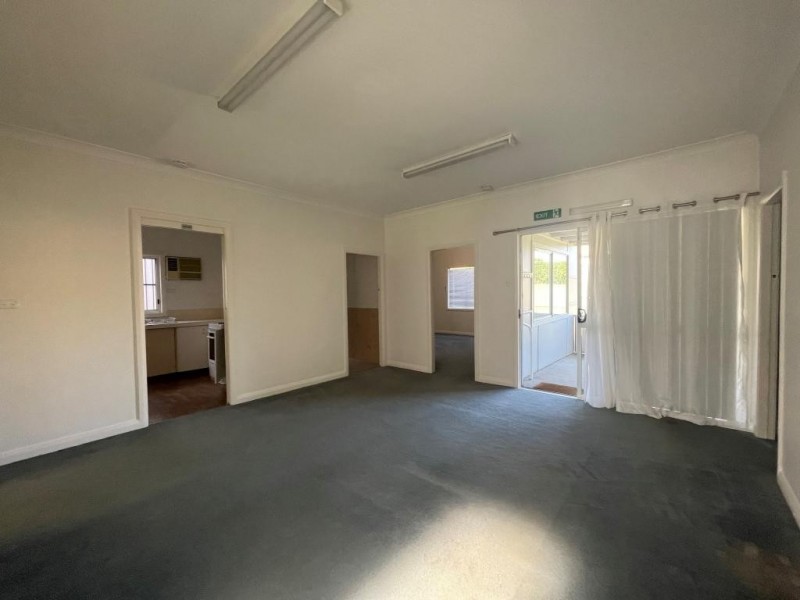 12 Renwick St, Wyoming NSW 2250