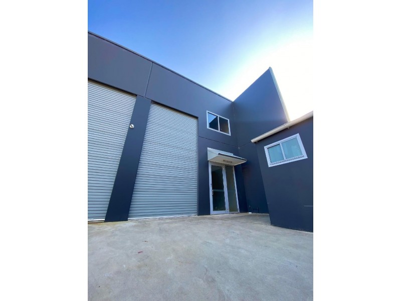 3/4 Dell Rd, West Gosford NSW 2250