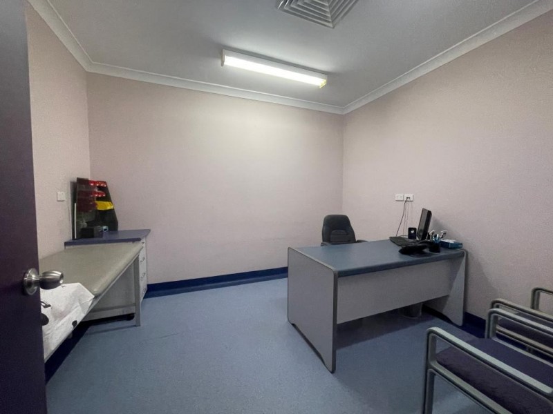 8/4 Mitchell Dr, Kariong NSW 2250
