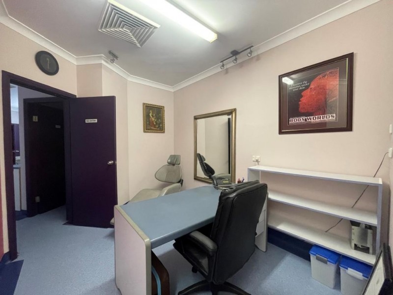 8/4 Mitchell Dr, Kariong NSW 2250