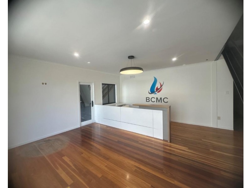 2/4 Enterprise Cl, West Gosford NSW 2250