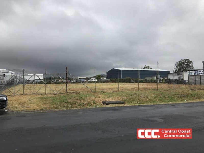 8 McPherson Road, Tuggerah NSW 2259