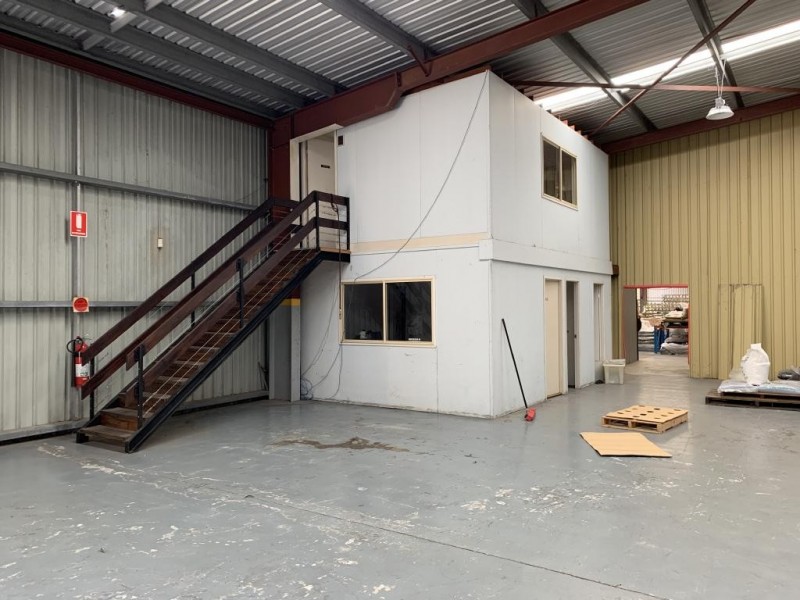 1B/2 Journeyman Close, Berkeley Vale NSW 2261