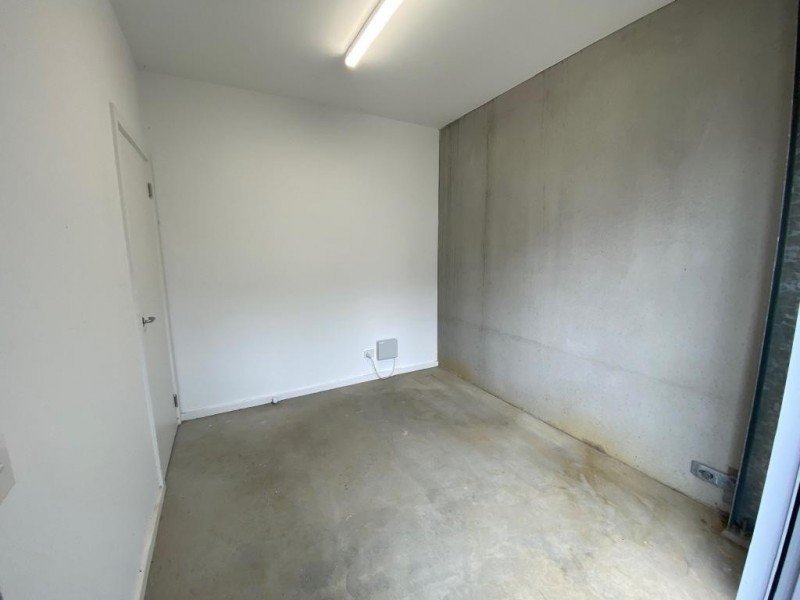 3/4 Dell Rd, West Gosford NSW 2250
