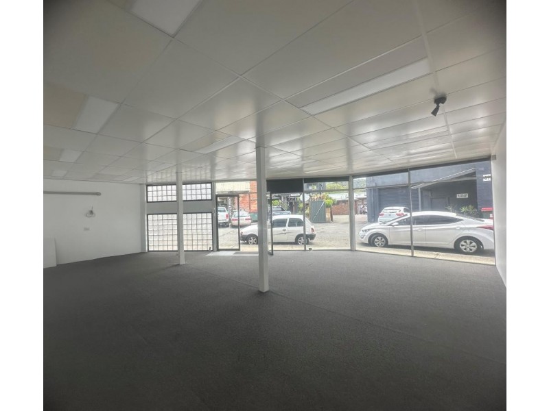 3/8 Chambers Pl, Woy Woy NSW 2256