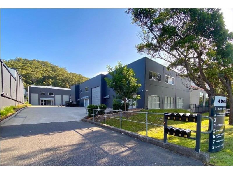 3/4 Dell Rd, West Gosford NSW 2250