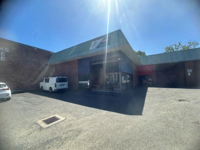 1/2 Evan Close, Wyoming NSW 2250