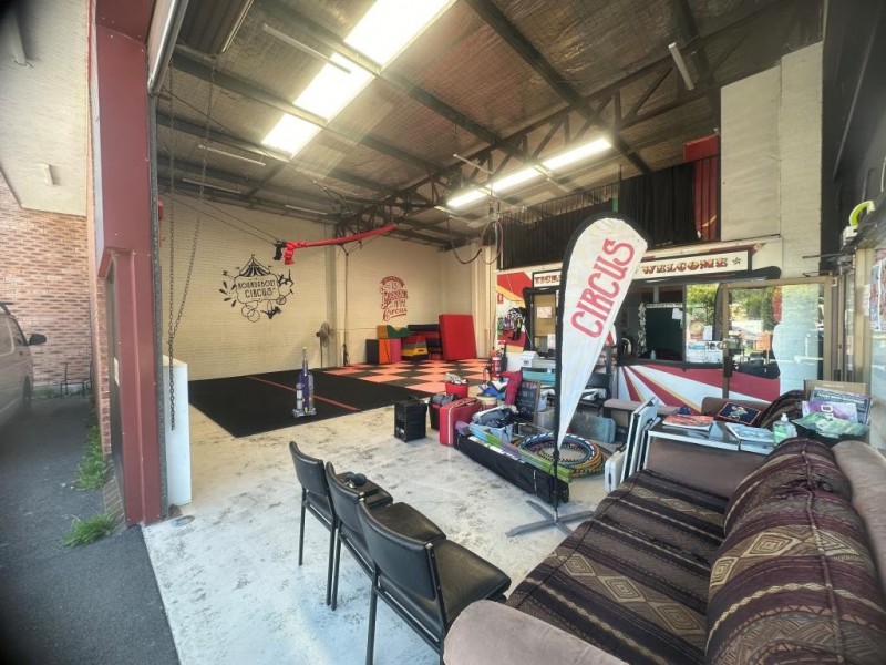 1/2 Evan Close, Wyoming NSW 2250