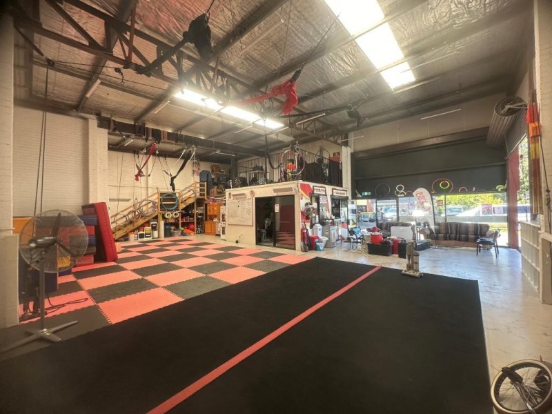 1/2 Evan Close, Wyoming NSW 2250