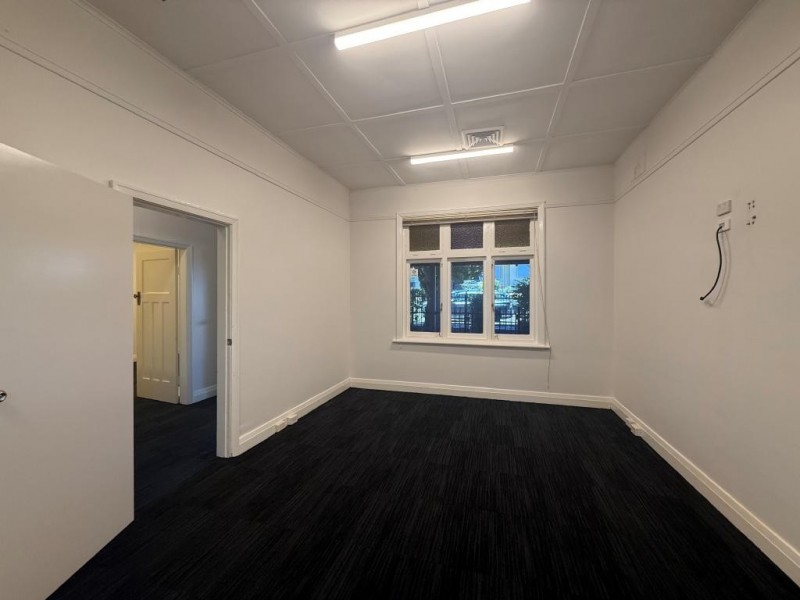 350 Mann St, Gosford NSW 2250