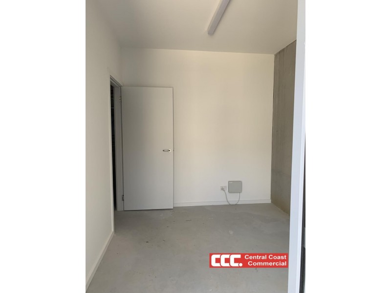 3/4 Dell Rd, West Gosford NSW 2250