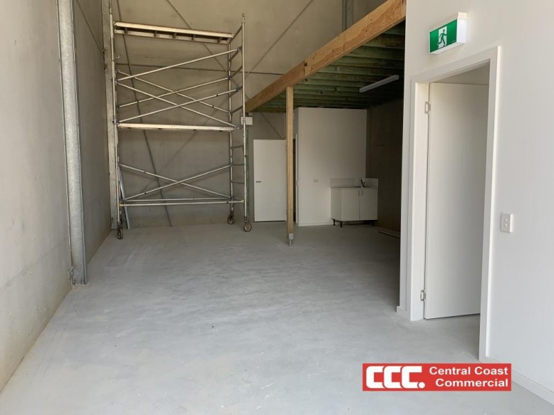 3/4 Dell Rd, West Gosford NSW 2250