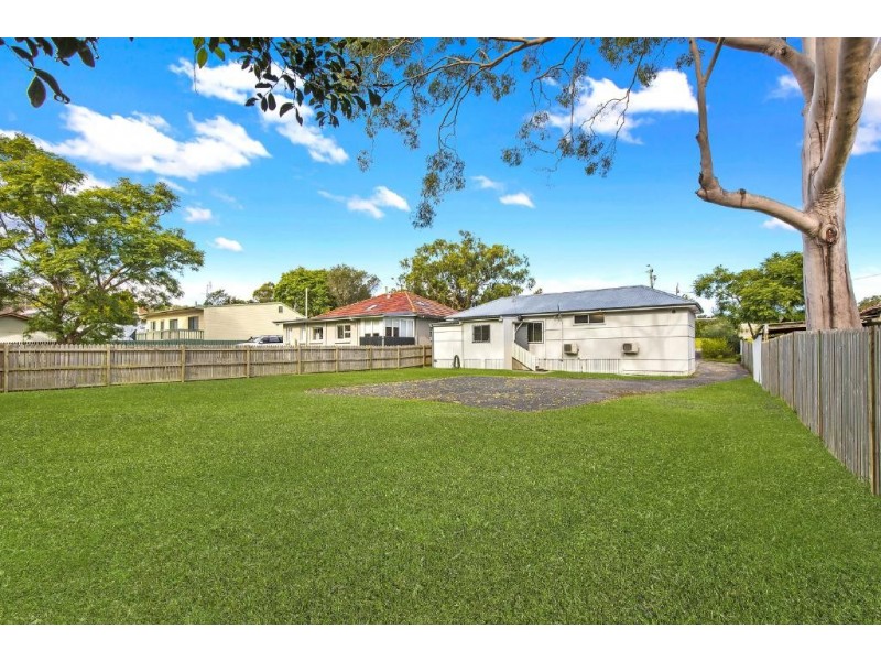 12 Renwick St, Wyoming NSW 2250