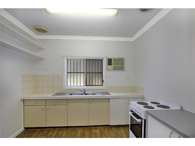 12 Renwick St, Wyoming NSW 2250