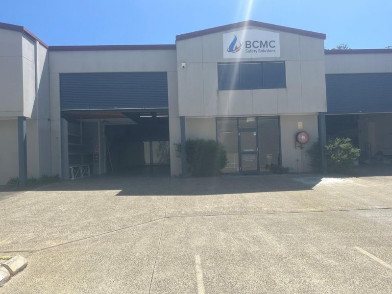 2/4 Enterprise Cl, West Gosford NSW 2250