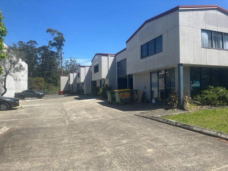 2/4 Enterprise Cl, West Gosford NSW 2250