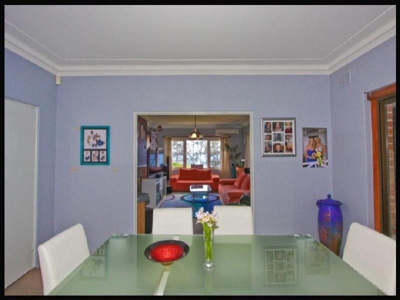 Mannering Park NSW 2259