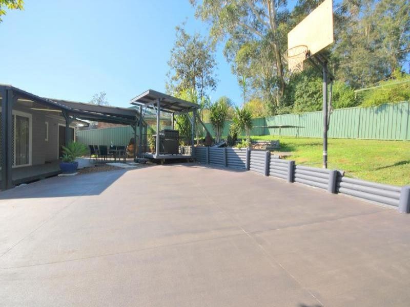 12 Barree Close, Narara NSW 2250