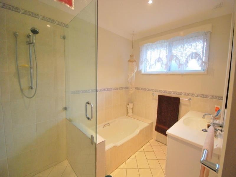 16 Delaware St, Niagara Park NSW 2250