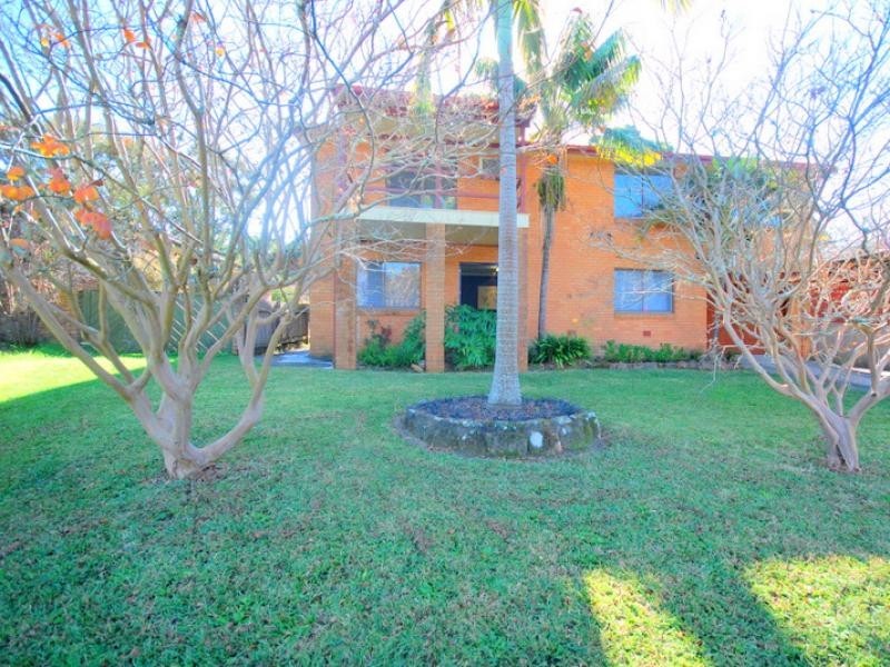 19 Chamberlain Rd, Wyoming NSW 2250