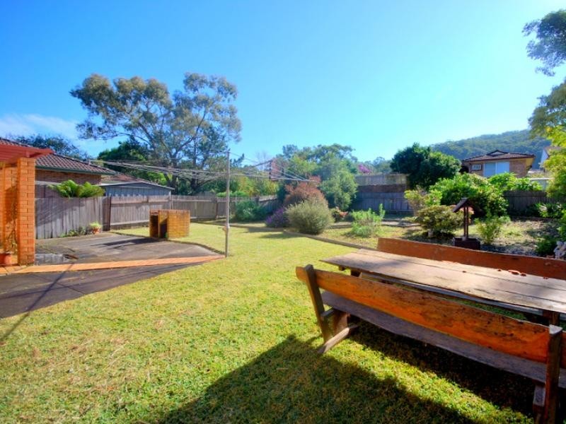 19 Chamberlain Rd, Wyoming NSW 2250