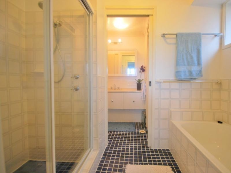 19 MacGregor Street, Wyoming NSW 2250