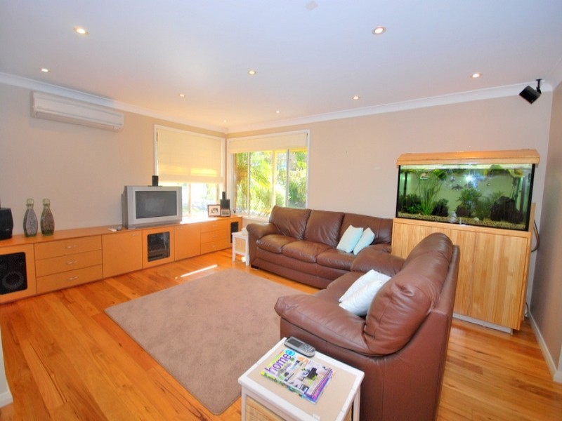 5 Giselle Avenue, Wyoming NSW 2250