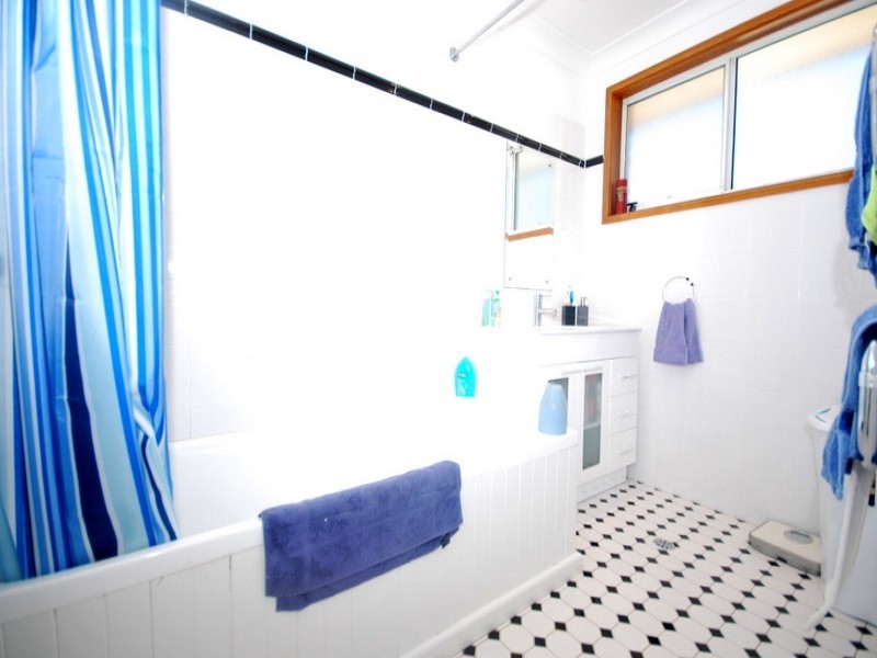 5 Giselle Avenue, Wyoming NSW 2250