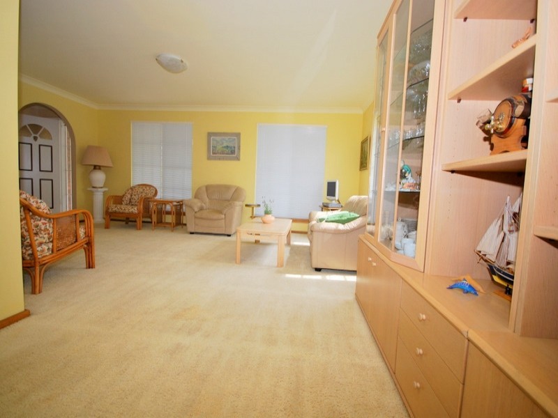 74 Malison Street, Wyoming NSW 2250