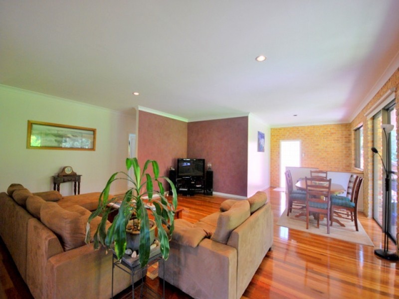 5 Coulter Road, Wyoming NSW 2250