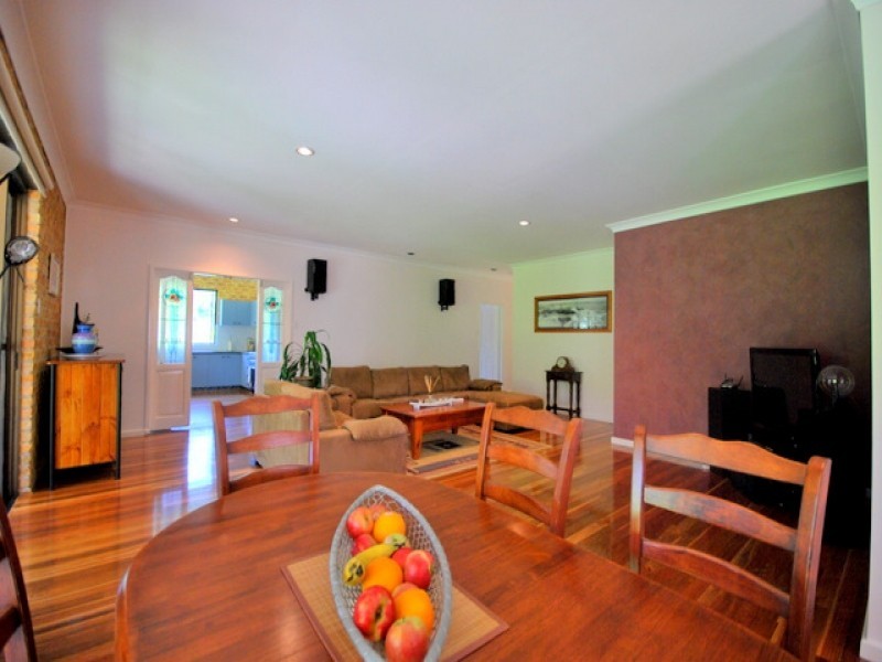 5 Coulter Road, Wyoming NSW 2250