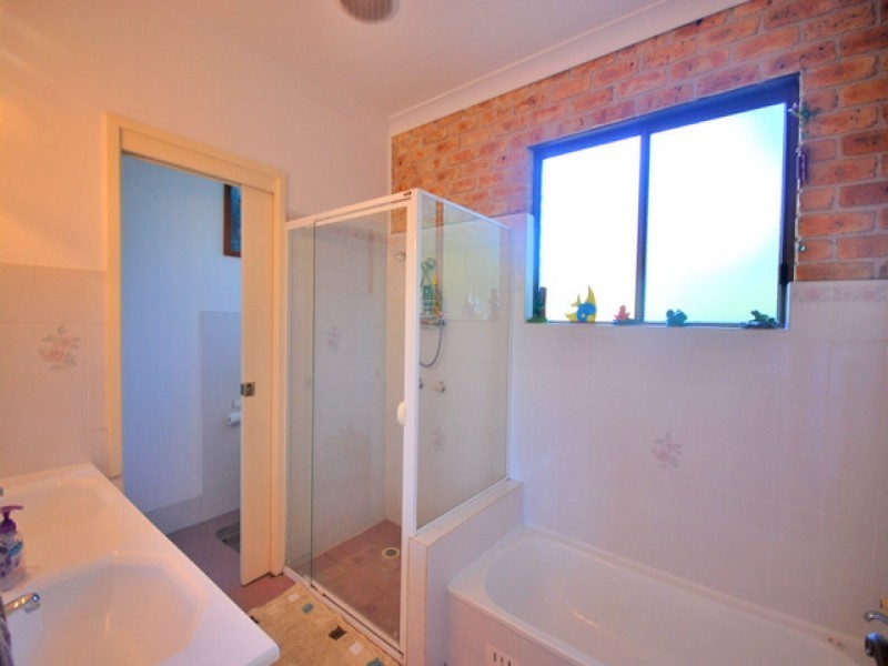 5 Coulter Road, Wyoming NSW 2250