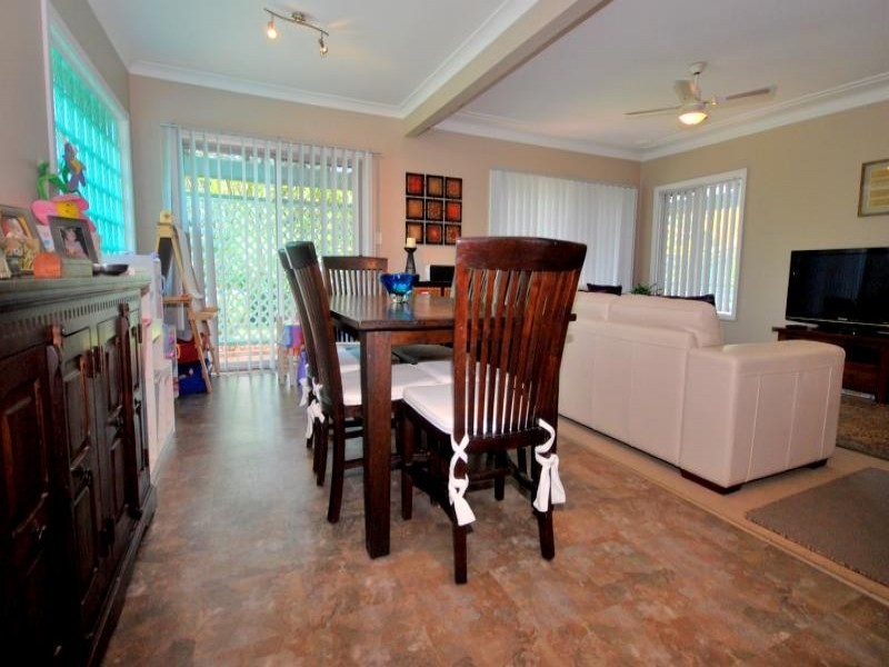 2 Opala Avenue, Wyoming NSW 2250