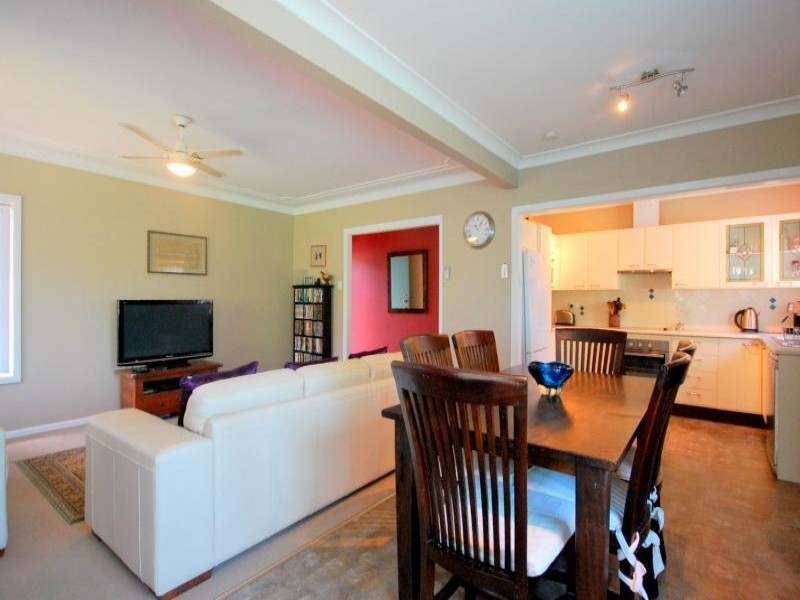 2 Opala Avenue, Wyoming NSW 2250