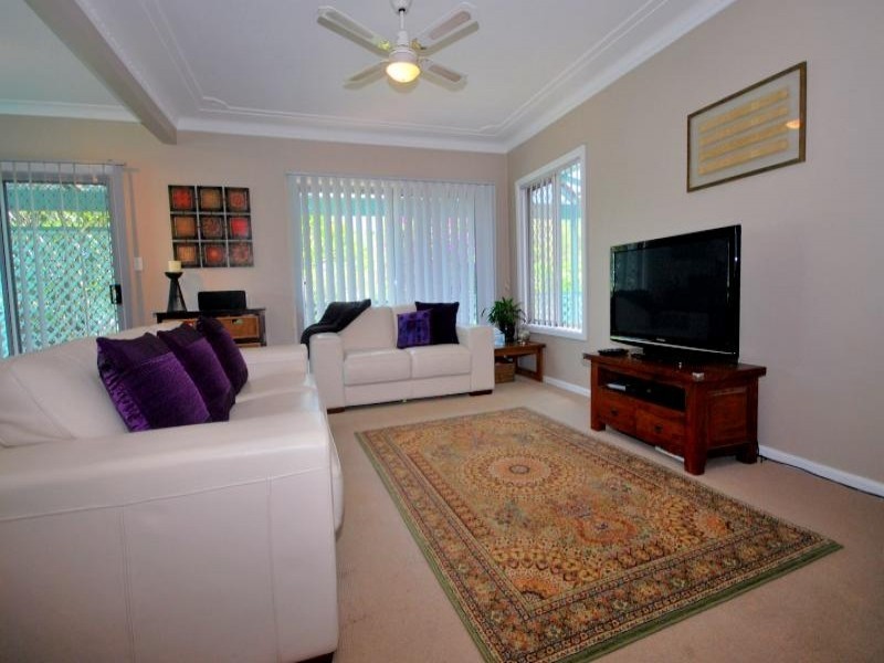 2 Opala Avenue, Wyoming NSW 2250