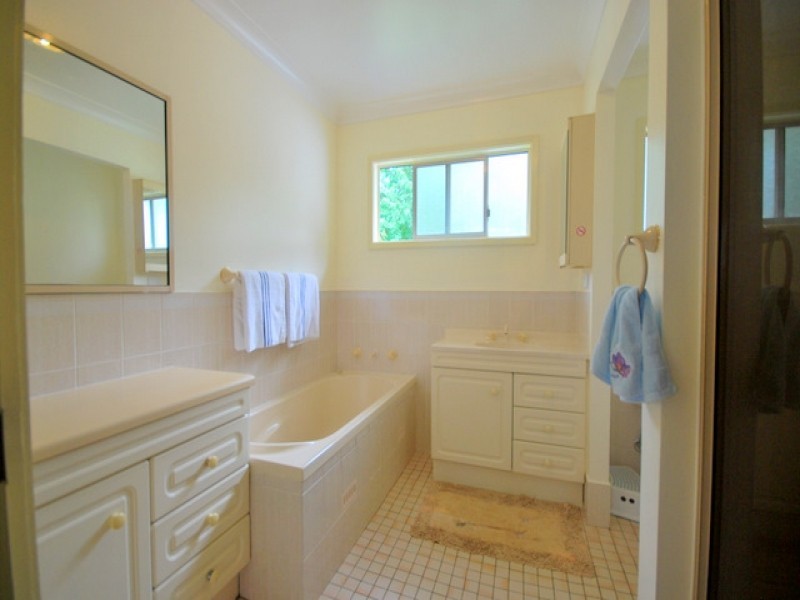 3 Lemontree Close, Wyoming NSW 2250