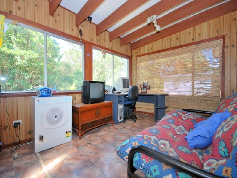 102 Turpentine Street, Wyoming NSW 2250