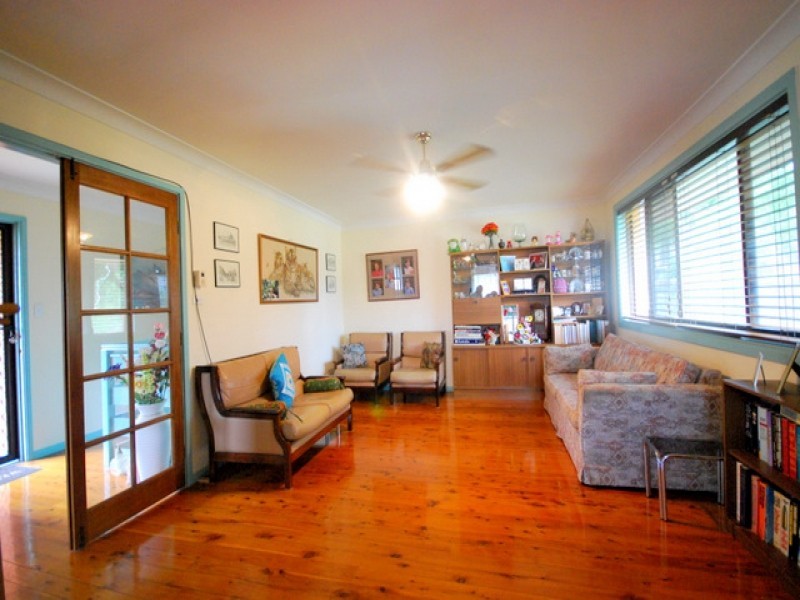 19 Sunnyside Avenue, Point Clare NSW 2250