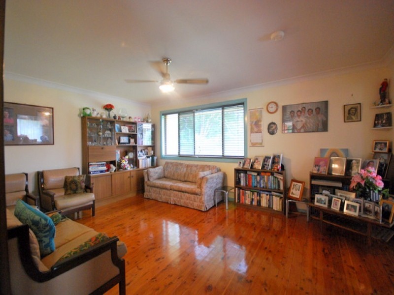 19 Sunnyside Avenue, Point Clare NSW 2250
