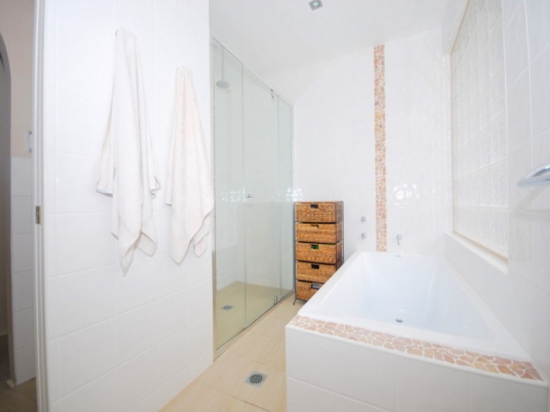 48 Lakala Ave, Springfield NSW 2250