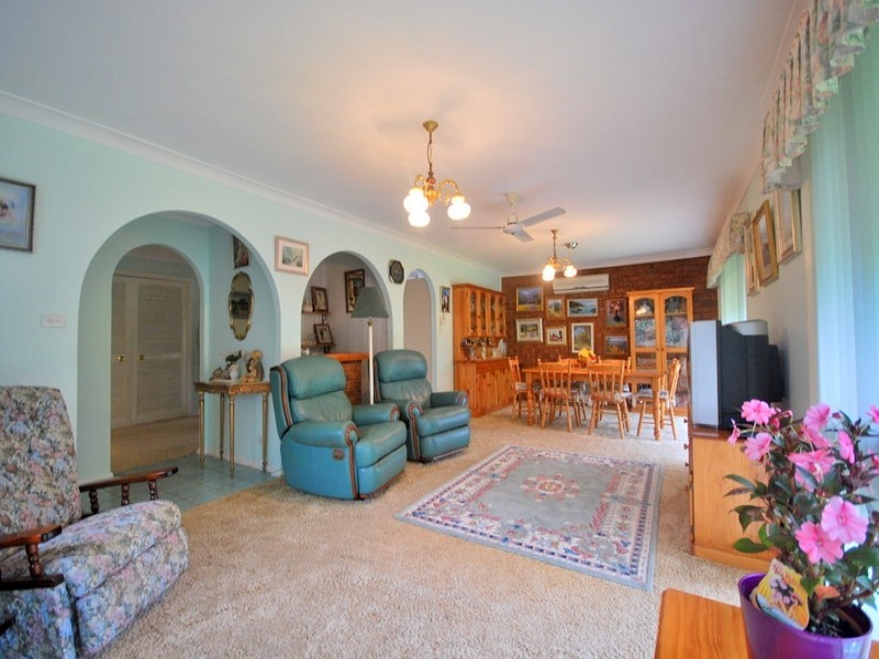 4 Ryton Place, Wyoming NSW 2250