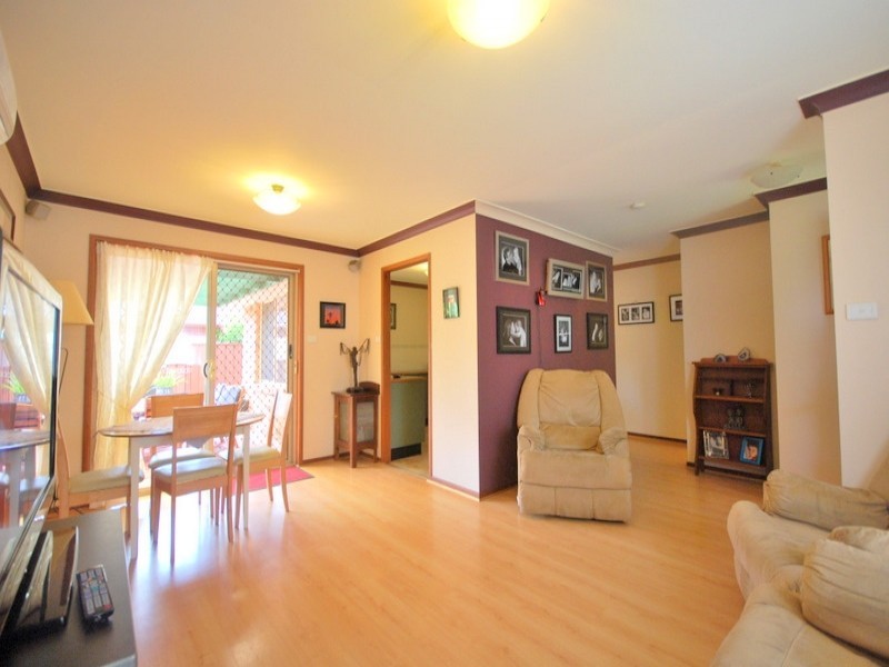 2/34 Casey Crescent, Kariong NSW 2250