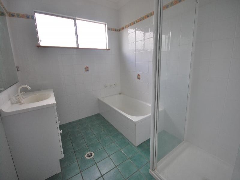 1 Opala Avenue, Wyoming NSW 2250