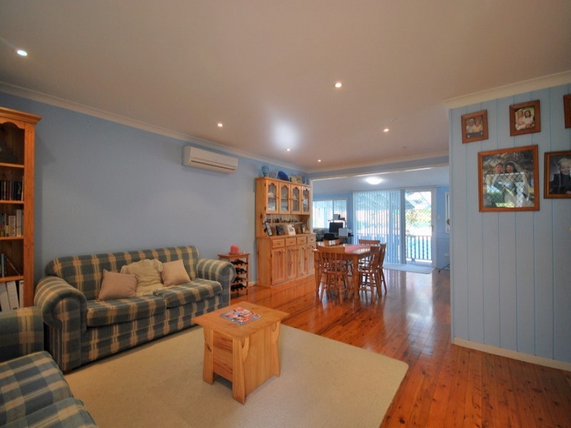 54 Orange Parade, Wyoming NSW 2250