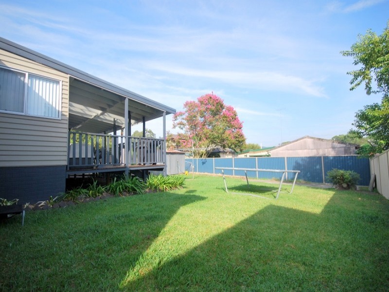 54 Orange Parade, Wyoming NSW 2250