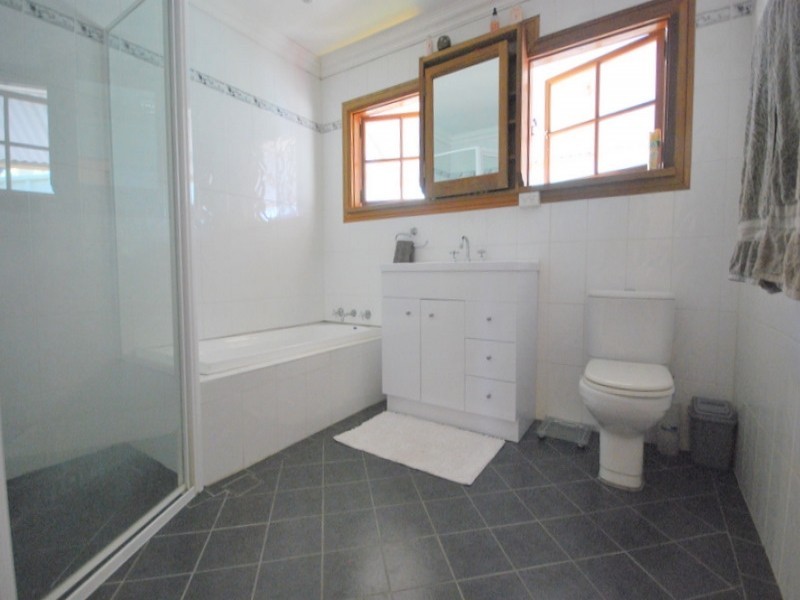 11 Eve Street, Narara NSW 2250